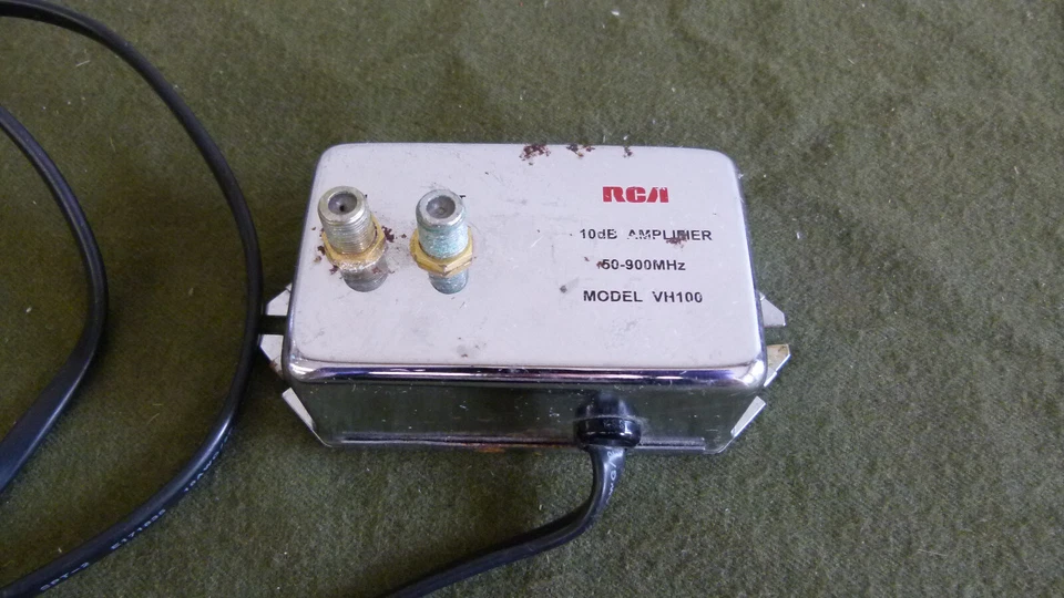 RCA VH100 10dB 2-Way Video System Signal Amplifier 50-900MHz - Image 2 of 4