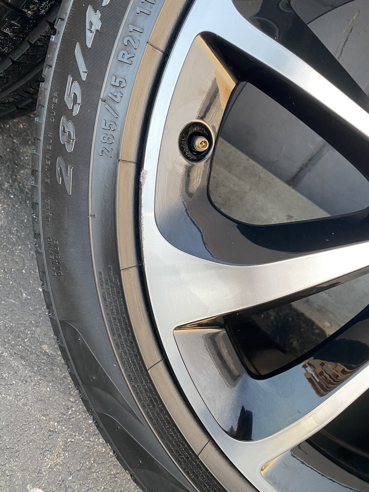 285/45/R21 Bentley Bentayga Alloy Wheel Assembly Complete Set Original/PIRELLI