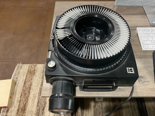 Kodak Carousel 750H Slide Filmstrip Projector Fully Operational - Bild 9 von 9