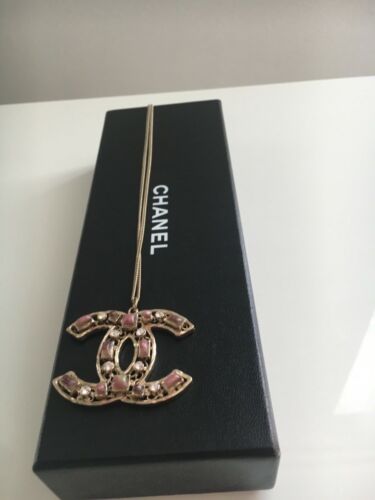 New Women’s Designer CHANEL Always Classic Pink Stone and Crystal CC Necklace - Picture 3 of 12