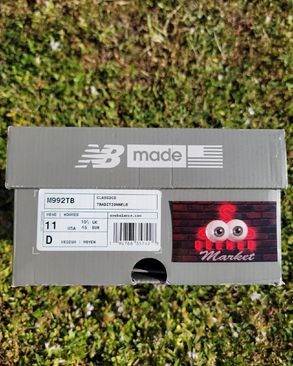 Size 10.5 - New Balance 992 Made in USA Blue Silver Metallic Size 10.5 - New Balance 992 Made in USA Blue Silver Metallic