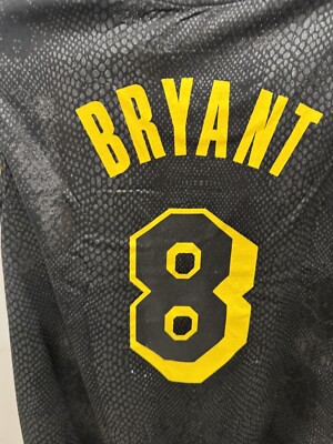 Kobe Bryant Lakers #8 Statue Giveaway Black Snake Skin Kobe Bryant Lakers #8 Statue Giveaway Black Snake Skin