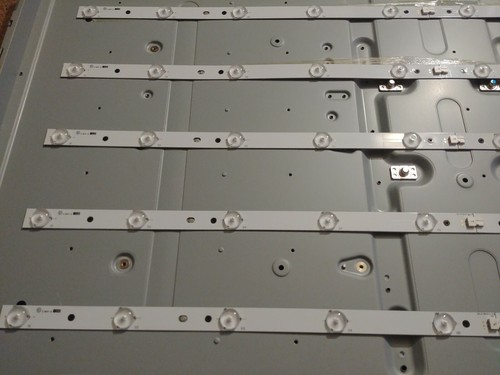 Insignia 39" NS-39D400NA14 - Full Set LED Strips 39.0-D510-R-C2 39.0-D510-L-C2 - Picture 2 of 3