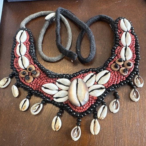 Lot of 3 Bib Plates Various Beads, Shells and Rhinestones - Picture 2 of 9
