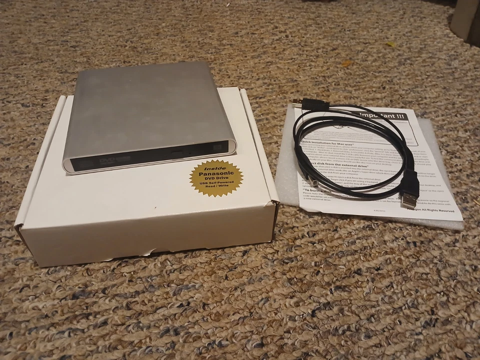 Unidad de disco grabadora de DVD externa autoalimentada Panasonic USB SD-3107-U2 Foto 2 de 4