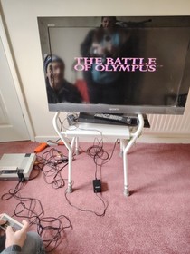 Nintendo NES Console With Controller Zapper Gun And 5 Games Bundle