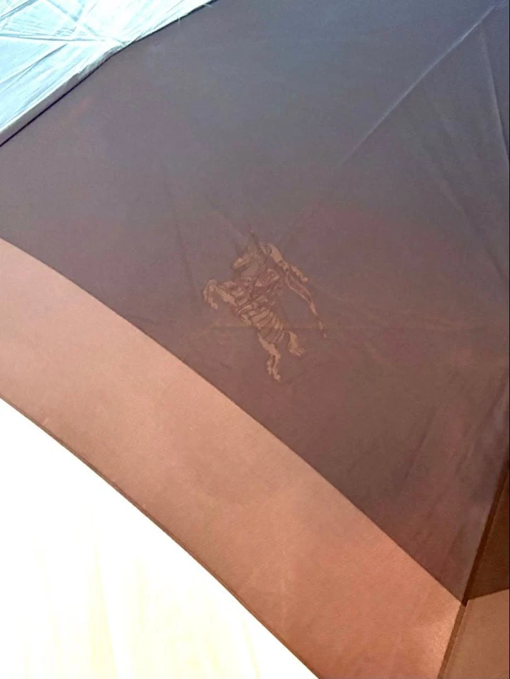 Burberry Paraguas Sombra Plegable Sombra Caballo Logo Negro Hombres Paraguas Accesorio O Foto 4 de 4