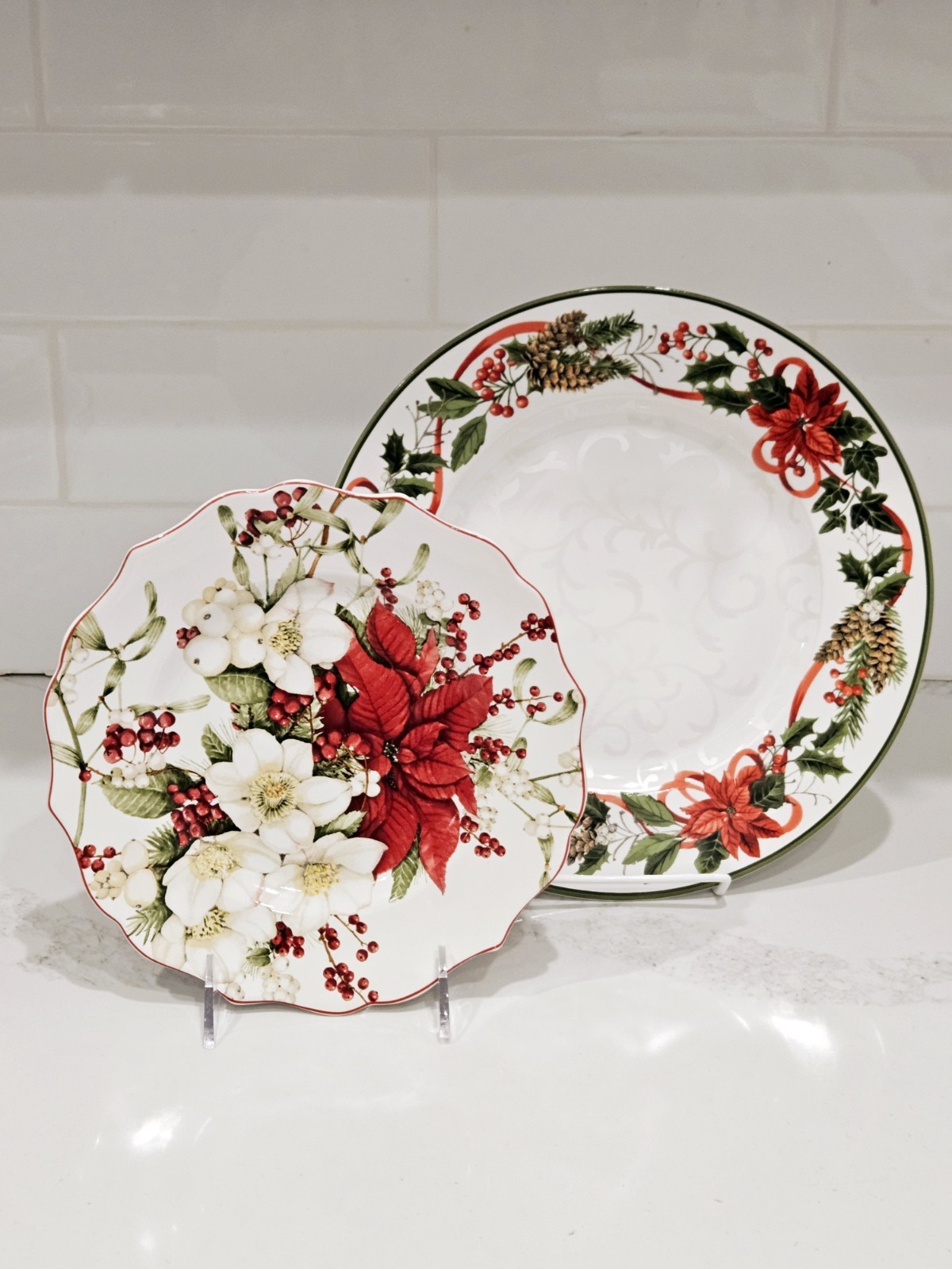 222 Fifth Holiday Festivities 8pc Set 4 Dinner 4 Salad Christmas Plates Porcelai