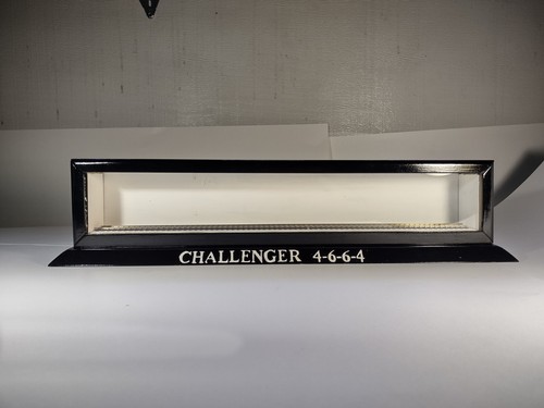 Model Train Challenger 4-6-6-4 Display Case HO Scale. - Picture 2 of 11