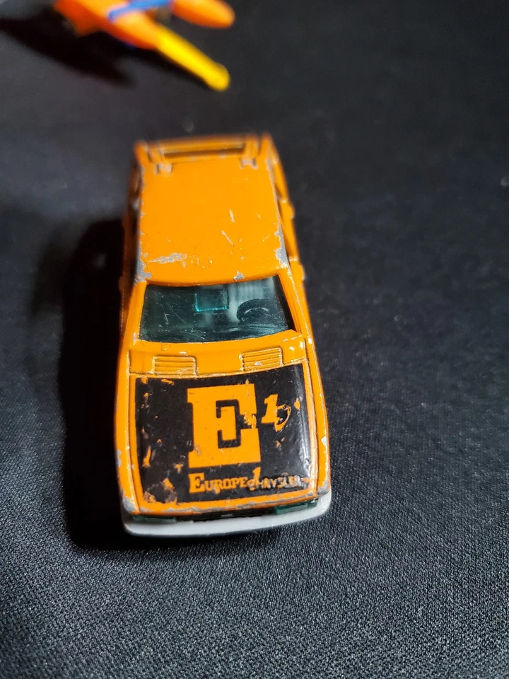 (1274) Majorette simca 1308 orange 1:60 + canoés - Photo 3/4