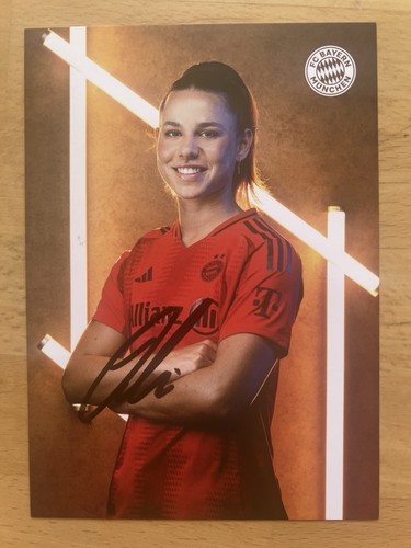 Lena Oberdorf FC Bayern München Frauen 2024-25 Autogrammkarte original signiert