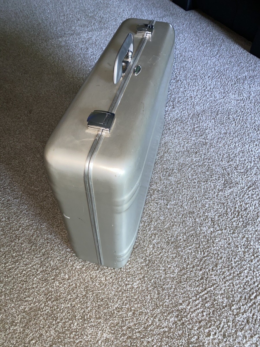 ZERO HALLIBURTON CAMERA CASES 70s ヴィンテージ Vintage Zero Halliburton Aluminum 24X18X7.5 Camera Case No