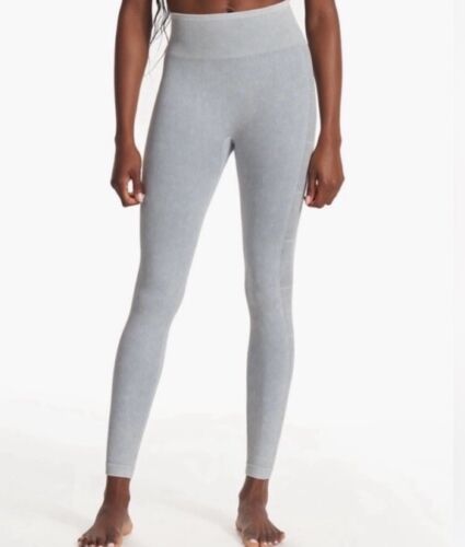 NWT Vuori Helix Seamless Legging Womens Xs MSRP $98 Light Cloud