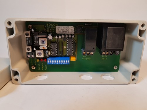 Bosch 7781998829 Fernsteuerung Steuergerät Handsender Funksteuerung 27 / 40MHz - Bild 2 von 3