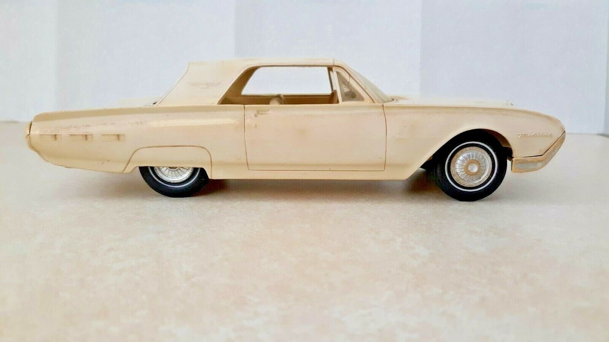 VINTAGE 1962 FORD THUNDERBIRD DEALERSHIP PROMO CAR PLASTIC