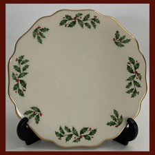Lenox Holiday Holly 7⅜” Trivet With Gold Trim - Holly/Berry Design - NWOT