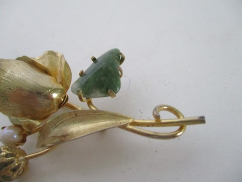 Vintage Gold Tone Rose Pin Faux Pearls & Jade Stones - Picture 3 of 12