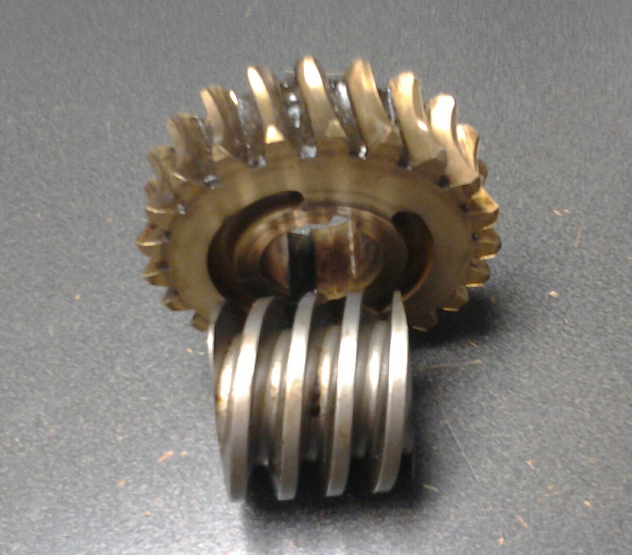 John Deere TRS TRX 24 26 Snowblower Auger Worm M110561 Gear M110573 Set