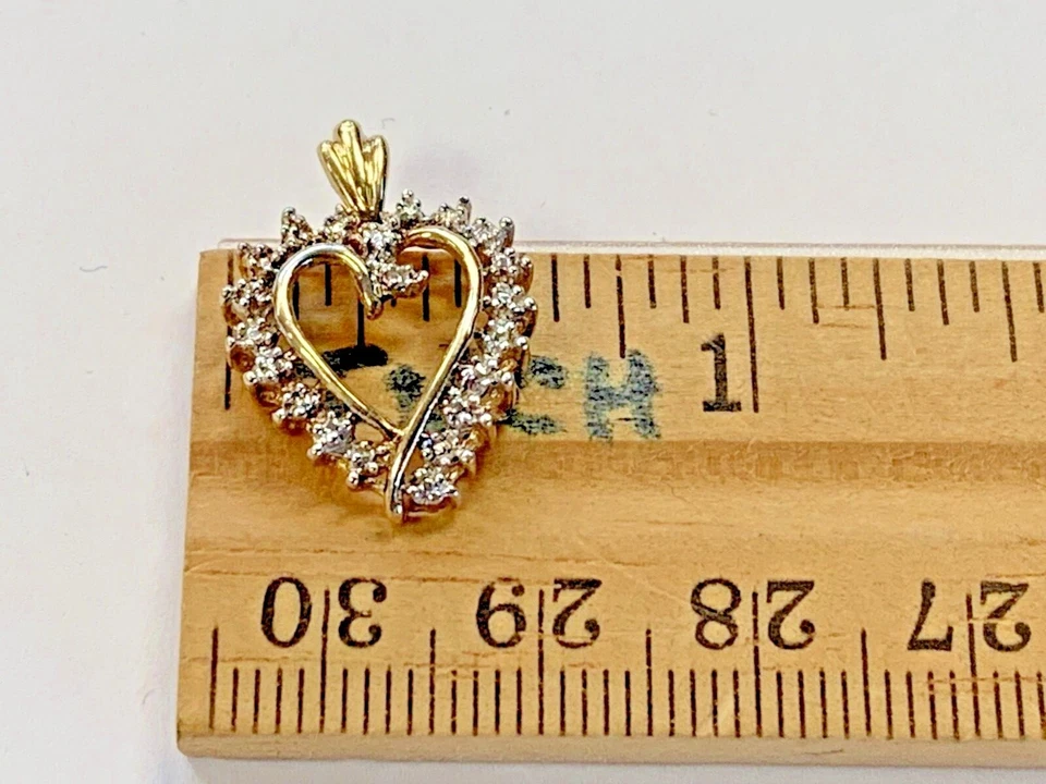 Colgante corazón DIAMANTE REDONDO oro amarillo 10k ESTADO Foto 3 de 4