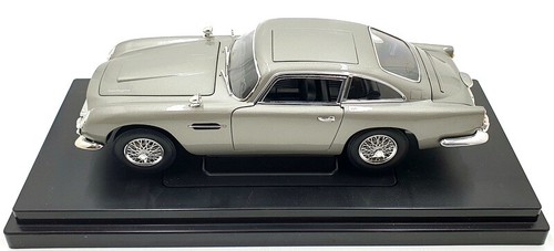 Ertl 1/18 Scale 33745 - 1965 Aston Martin DB5 - Goldfinger James Bond 007 - Picture 3 of 5