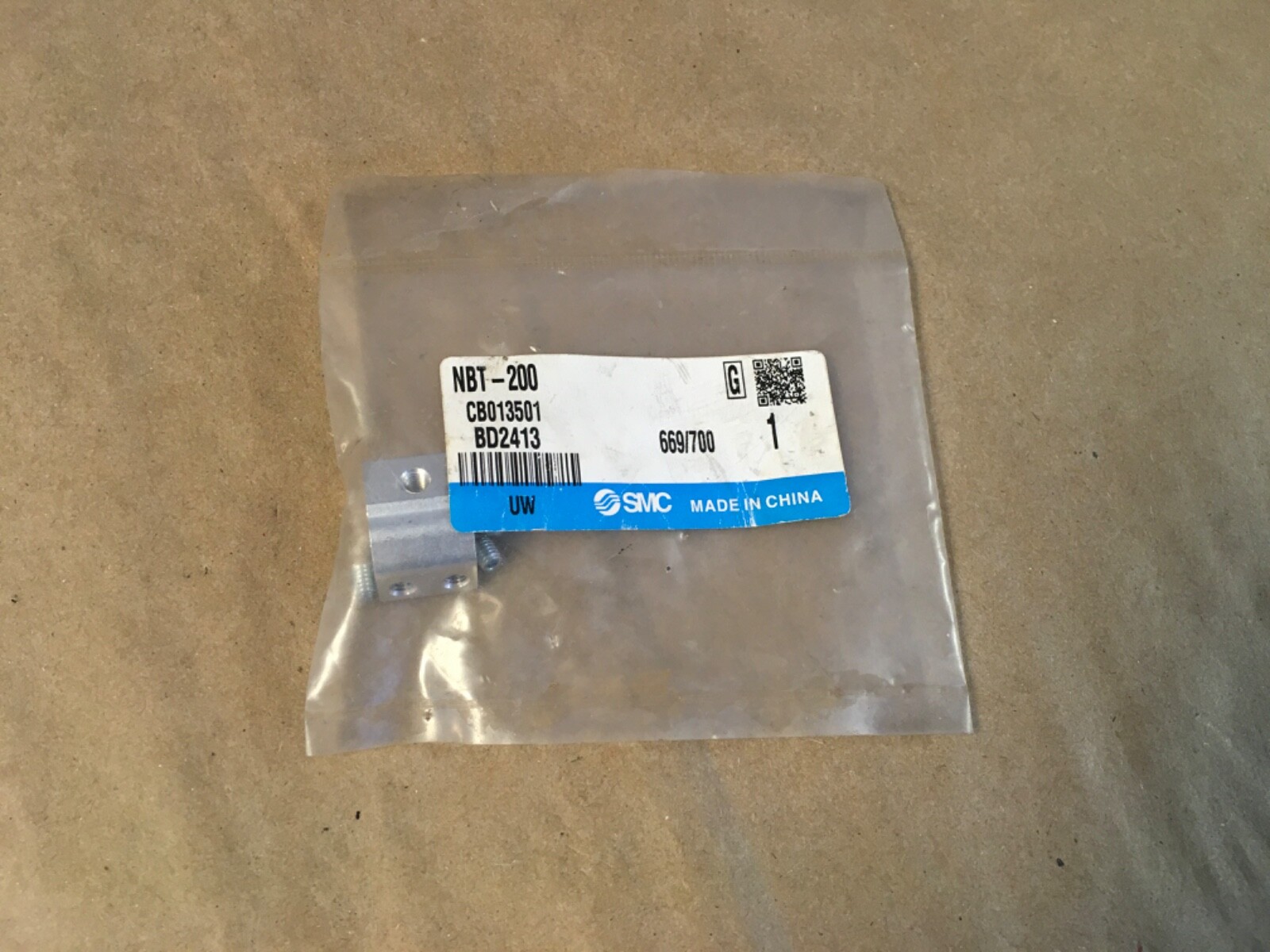 SMC NBT-200 Auto-Switch Mounting Bracket (KB)