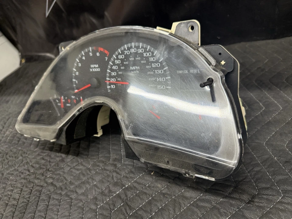 Chevrolet Camaro SS MT 1999 2002 5,7 cuadro de instrumentos calibre 150 mph Foto 2 de 4