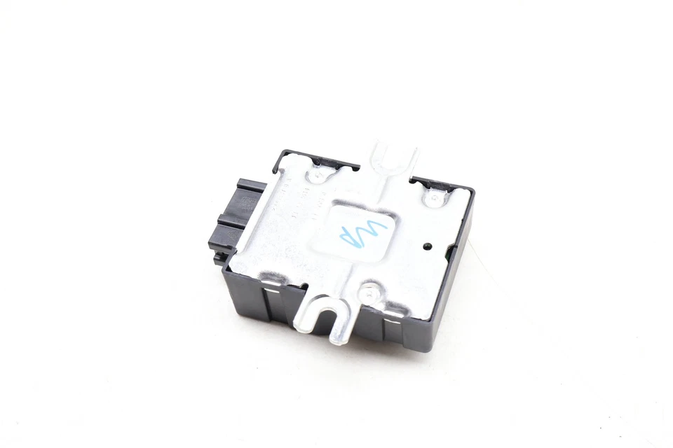 2017-2019 BMW 340I GT XDRIVE - FUEL PUMP Control Module 7476687 - Image 2 of 4