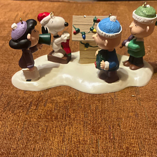 Hallmark Peanuts 50th Celebration Snoopy Charlie Brown Lucy Ornament Set 5