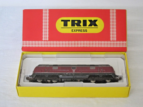 TRIX Express 2756🔴Rote schwere Diesellok BR 221 E.M.S. H0 Sehr gut OVP | Condition: Gebraucht