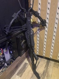 Killer Instinct Black Crossbow w/ Scope & 3 Bolts, Suitable for Men