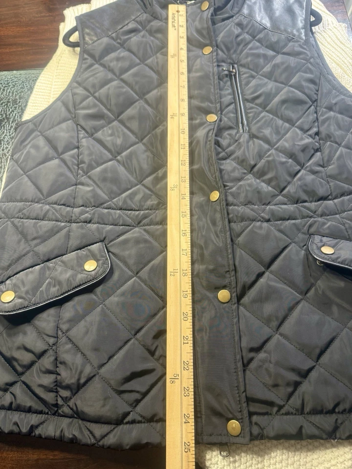 41 Hawthorn Mujer Chaleco Negro Imitación Cuero Con Bolsillos Grande SKU#W006 Foto 3 de 4