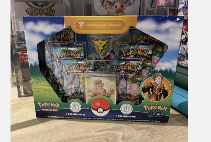 Pokemon Go Special Collection Box Team Instinct New & Sealed