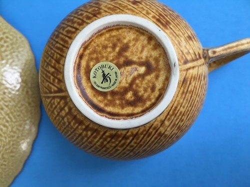 Cup & Saucer Kotobuki Leaf Design Tan - Picture 4 of 10