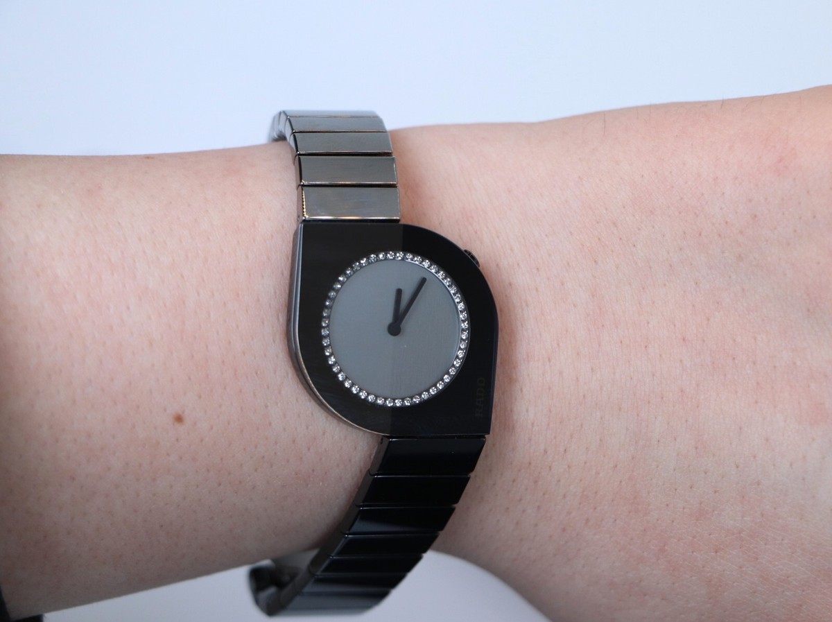Rado ceramics 時計 $5200 Women's Rado Cerix Ceramic Diamond Bezel Quartz Wrist Watch
