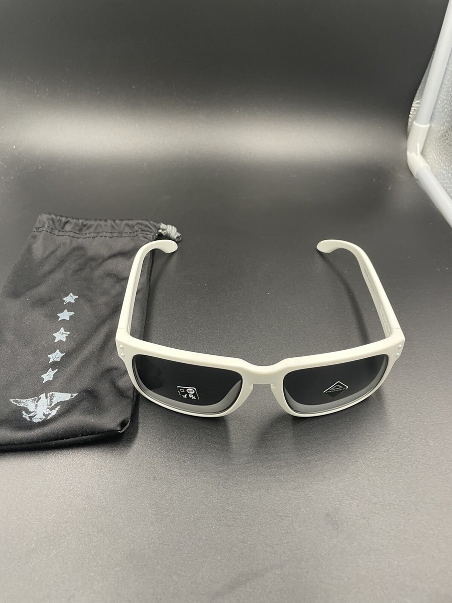 Oakley Shibuya Matte White w/ Grey Lenses | eBay