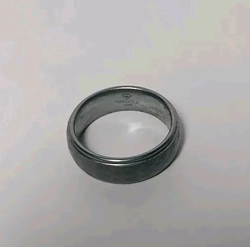 Anillo de alianza de boda para hombre de carburo de tungsteno martillado de 8 mm talla 9,5 Foto 2 de 4