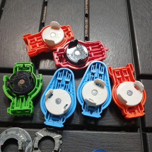 Beyblade Konvolut Spinner Teile Pieces Tops Bey Blade 16 Stück Hasbro Tomy - ZC - Bild 7 von 7
