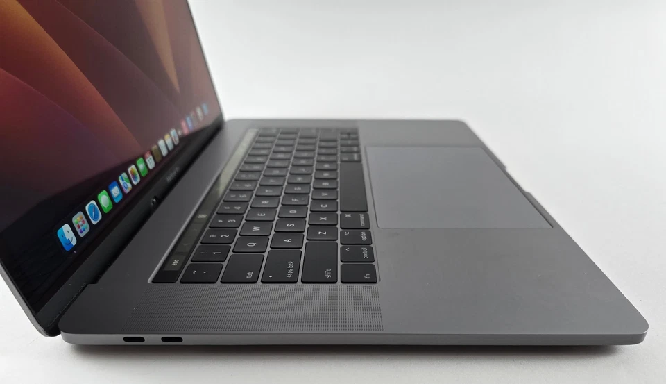 Apple MacBook Pro 15" i7-7920HQ 16GB 512GB Radeon Pro 560 4GB 2017 Touchbar #43 - Bild 4 von 4