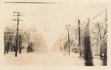 Random snowy street 1920/30's? RPPC postcard 5.7