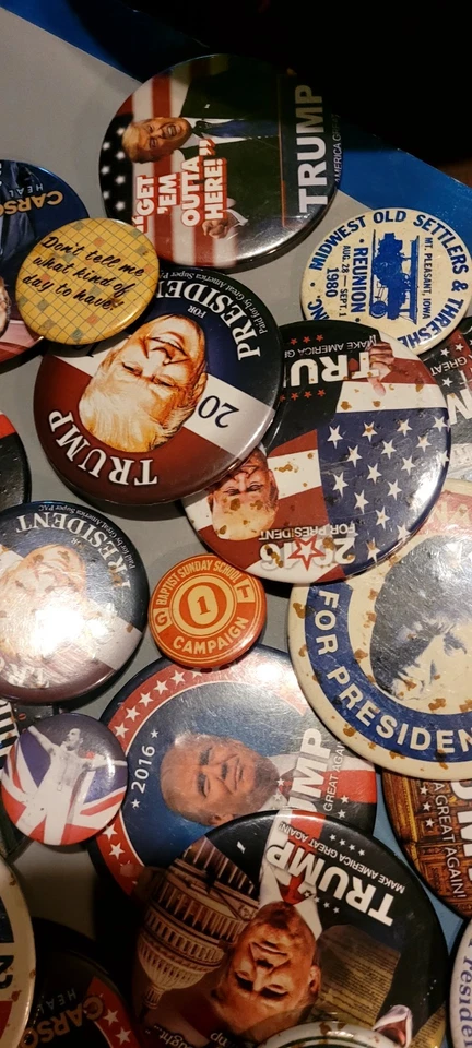 Lot Of Pinback Buttons: Vintage ,not Vintage, Political, And A Few Others. - Image 4 of 4