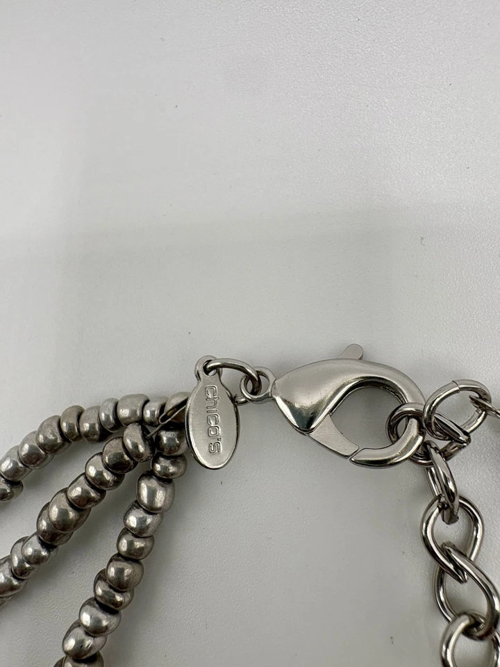 Collar de múltiples hebras Chico's tono plata cepillado y latón con cuentas en capas Foto 3 de 3