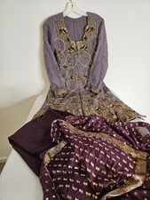 Pakistani Shalwar Kameez Stitched