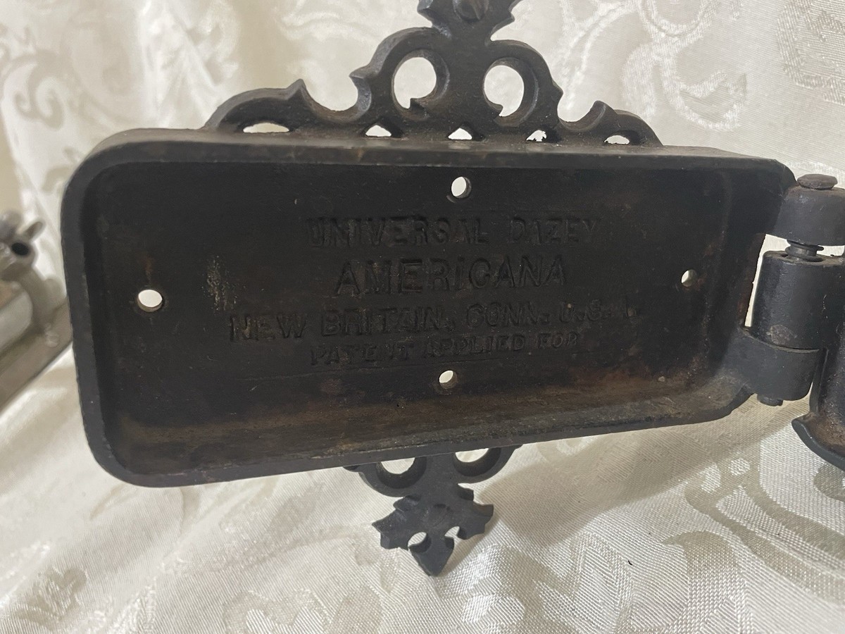 Vintage DAZEY Universal Americana Wall Mount Can Opener Cast Iron