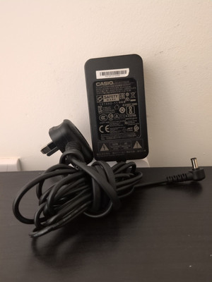 Original Netzteil Ladegerät CASIO Keyboard AD-A12150LW AC Adapter 12V 1,5A