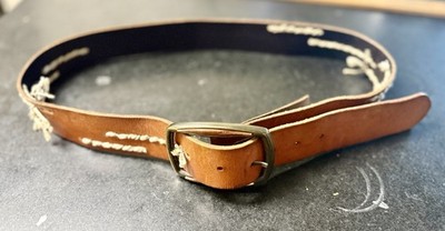 Robert Graham Men s Size 38 Leather Buckle Made In Italy Threading Vintage