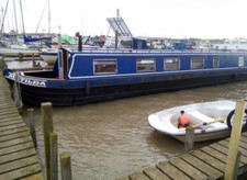Narrow Boat , house boat