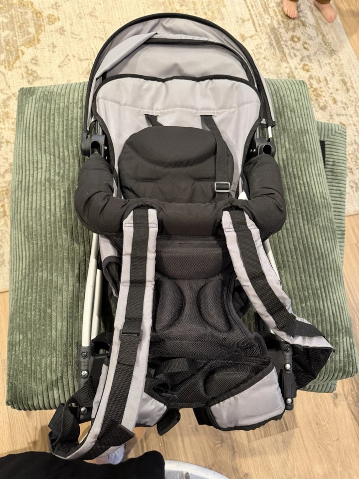 Mochila portabebés Chicco SmartSupport de senderismo usada una vez Foto 3 de 4