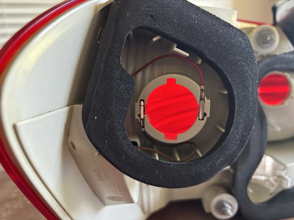 Luces traseras originales para conductor y pasajero BMW 128i 135i 2008-2011 lámpara de freno - usadas Foto 4 de 4