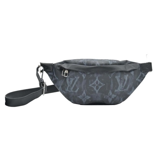 $2150 2020 Louis Vuitton Monogram Pastel Discovery Bumbag Black CA4220