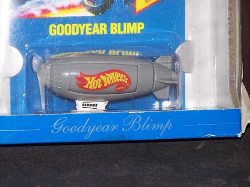 DIRIGIBLE GOODYEAR CONMEMORATIVO AUTÉNTICO HOT WHEELS 1992 - Imagen 4 de 8